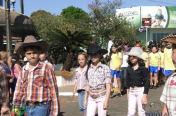 Foto - Desfile Cívico em comemoração ao aniversário de Pérola encanta moradores / Parte 2