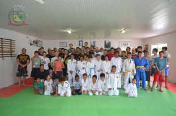 Foto - Atletas de Jiu Jitsu de Pérola conquistam 05 medalhas em Campeonato