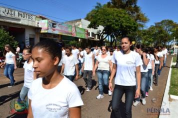 Foto - Desfile Cívico em comemoração ao aniversário de Pérola encanta moradores / Parte 1