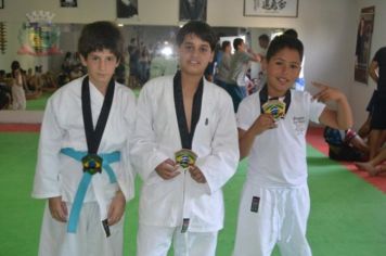 Foto - Atletas de Jiu Jitsu de Pérola conquistam 05 medalhas em Campeonato