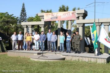 Foto - 17/05/2014 - Exercito Brasileiro realizou uma Ação Cívica Social em Pérola         