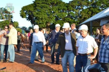 Foto - Entrega de escrituras de 129 casas em Pérola