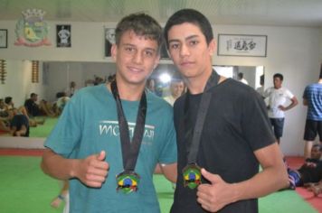 Foto - Atletas de Jiu Jitsu de Pérola conquistam 05 medalhas em Campeonato