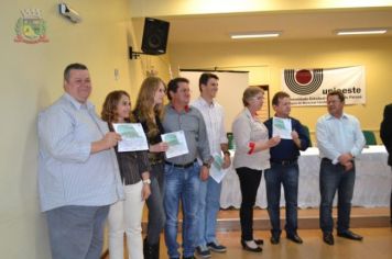 Foto - Primeira Turma da Capacitação do Bom Negócio Paraná de Pérola recebe certificados