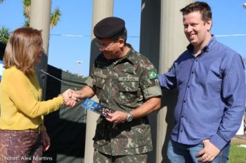 Foto - 17/05/2014 - Exercito Brasileiro realizou uma Ação Cívica Social em Pérola         