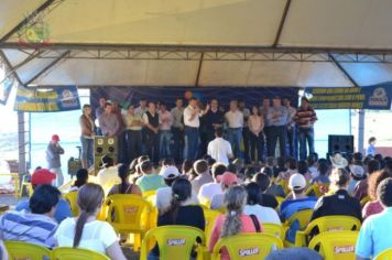 Foto - Entrega de escrituras de 129 casas em Pérola