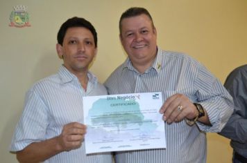 Foto - Primeira Turma da Capacitação do Bom Negócio Paraná de Pérola recebe certificados
