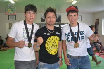 Foto - Atletas de Jiu Jitsu de Pérola conquistam 05 medalhas em Campeonato