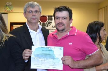 Foto - Primeira Turma da Capacitação do Bom Negócio Paraná de Pérola recebe certificados