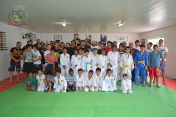 Foto - Atletas de Jiu Jitsu de Pérola conquistam 05 medalhas em Campeonato