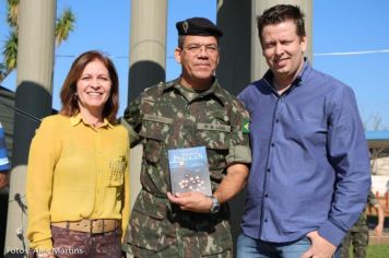 Foto - 17/05/2014 - Exercito Brasileiro realizou uma Ação Cívica Social em Pérola         