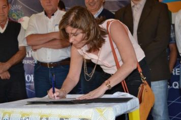 Foto - Entrega de escrituras de 129 casas em Pérola