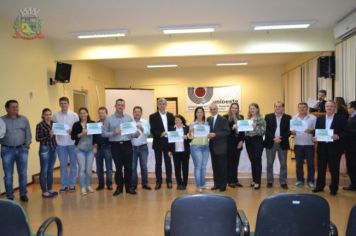 Foto - Primeira Turma da Capacitação do Bom Negócio Paraná de Pérola recebe certificados