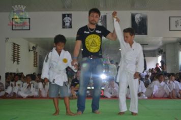 Foto - Atletas de Jiu Jitsu de Pérola conquistam 05 medalhas em Campeonato