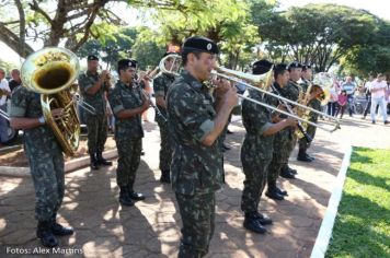 Foto - 17/05/2014 - Exercito Brasileiro realizou uma Ação Cívica Social em Pérola         