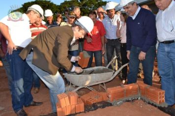 Foto - Entrega de escrituras de 129 casas em Pérola