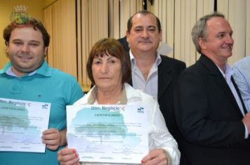 Foto - Primeira Turma da Capacitação do Bom Negócio Paraná de Pérola recebe certificados