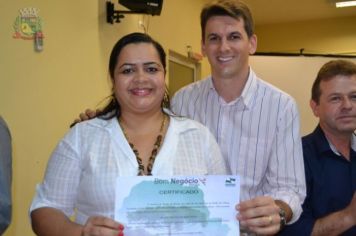 Foto - Primeira Turma da Capacitação do Bom Negócio Paraná de Pérola recebe certificados