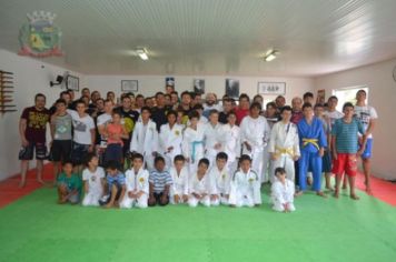 Foto - Atletas de Jiu Jitsu de Pérola conquistam 05 medalhas em Campeonato