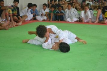 Foto - Atletas de Jiu Jitsu de Pérola conquistam 05 medalhas em Campeonato