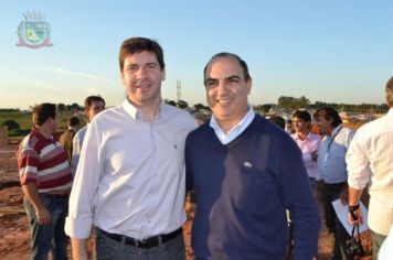 Foto - Entrega de escrituras de 129 casas em Pérola