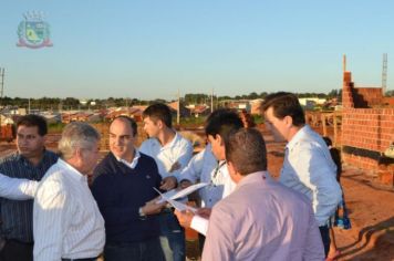 Foto - Entrega de escrituras de 129 casas em Pérola