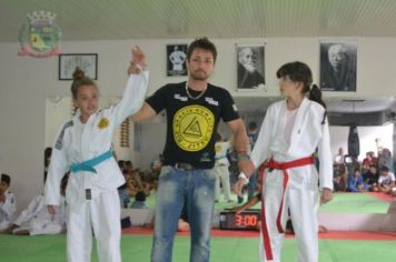 Foto - Atletas de Jiu Jitsu de Pérola conquistam 05 medalhas em Campeonato