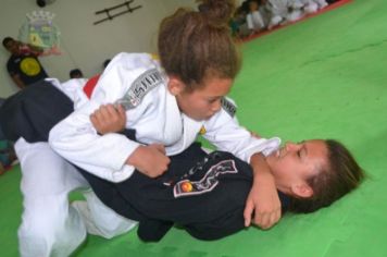 Foto - Atletas de Jiu Jitsu de Pérola conquistam 05 medalhas em Campeonato