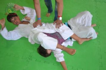 Foto - Atletas de Jiu Jitsu de Pérola conquistam 05 medalhas em Campeonato