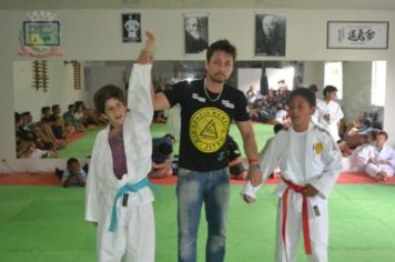 Foto - Atletas de Jiu Jitsu de Pérola conquistam 05 medalhas em Campeonato