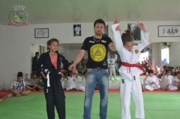 Foto - Atletas de Jiu Jitsu de Pérola conquistam 05 medalhas em Campeonato