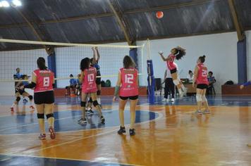 Voleibol de Pérola mantém 3ª colocação após penúltima etapa