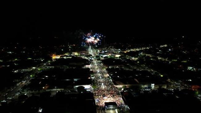 FESTA DE RÉVEILLON EM PÉROLA.