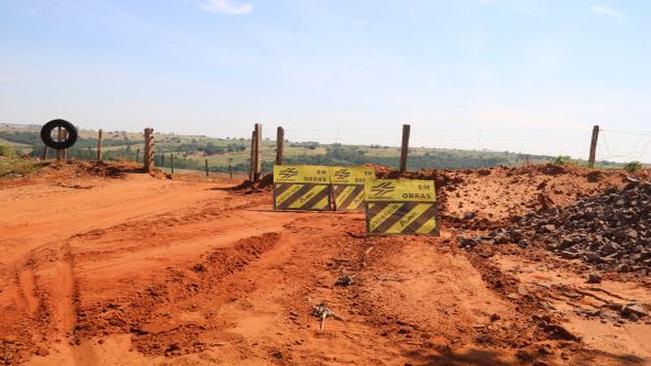 PÉROLA TEM INICIO NAS OBRAS DE IMPLANTAÇÃO DO SISTEMA DE ESGOTAMENTO SANITÁRIO.