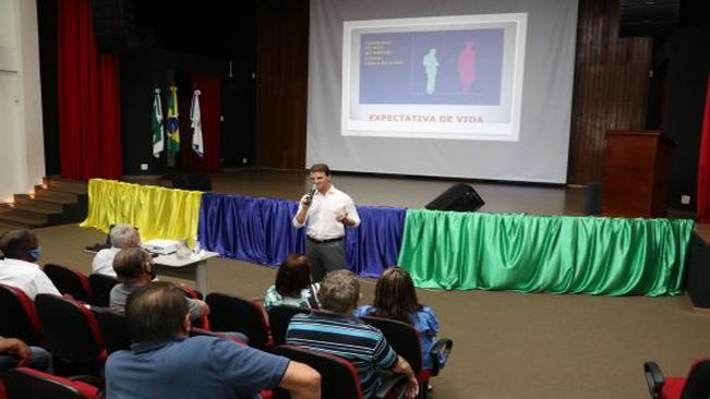 PÉROLA REALIZA PALESTRA PARA OS HOMENS COM DR. RODRIGO ZILIOTTO SOBRE A CAMPANHA NOVEMBRO AZUL.